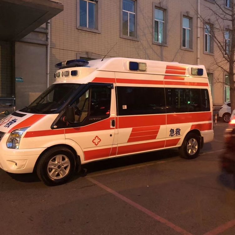 香洲夜间租赁救护车护送病人转院：安全转运的 8 大核心注意事项